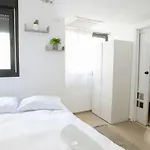 Modern Spacious Apartment Amazing Location