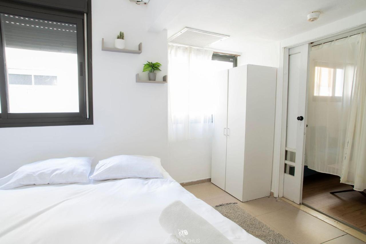 Modern Spacious Amazing Location *