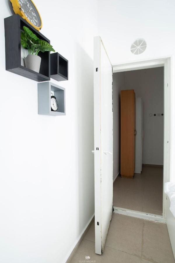 Modern Spacious Amazing Location Apartment